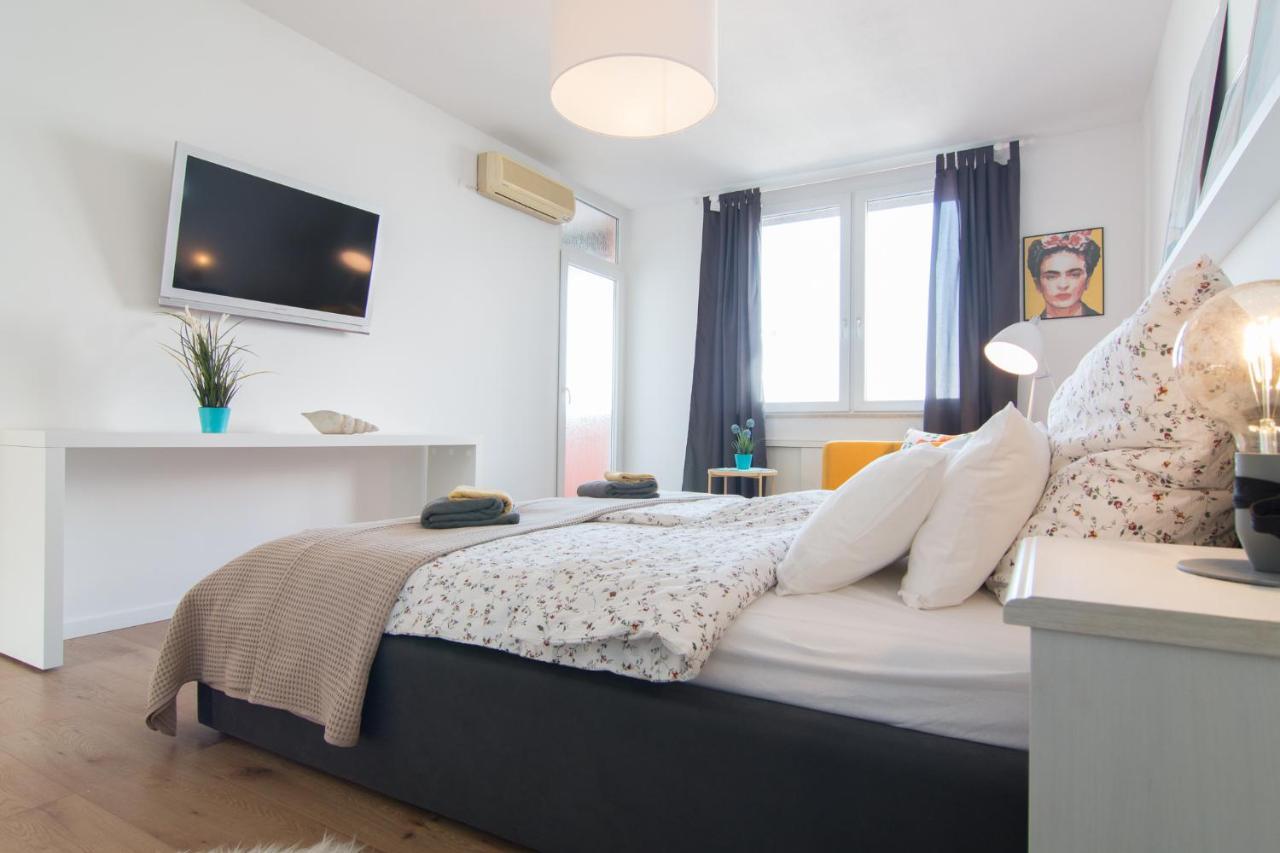 Harbour-Apartment With Sea View And Parking Spot Πούλα Εξωτερικό φωτογραφία
