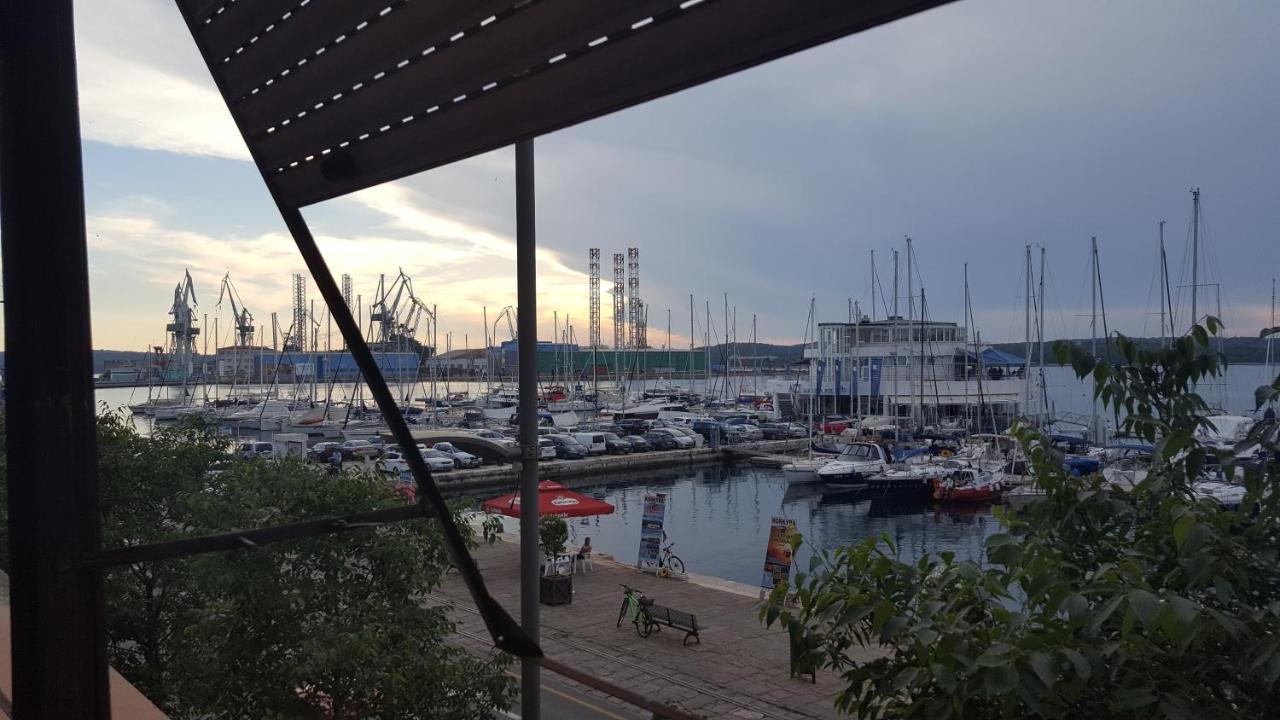 Harbour-Apartment With Sea View And Parking Spot Πούλα Εξωτερικό φωτογραφία